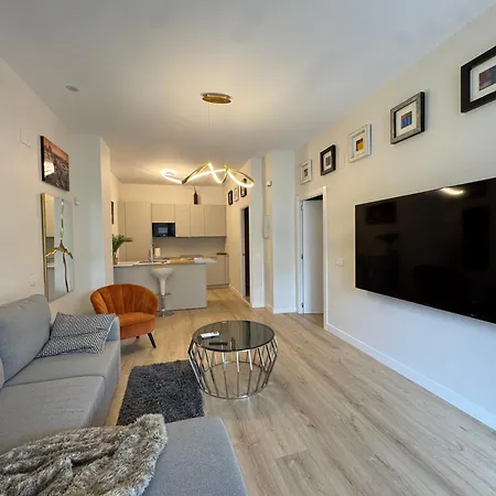 Gold Suite Aparment Wifi Ac Services E1 Madrid Exterior photo