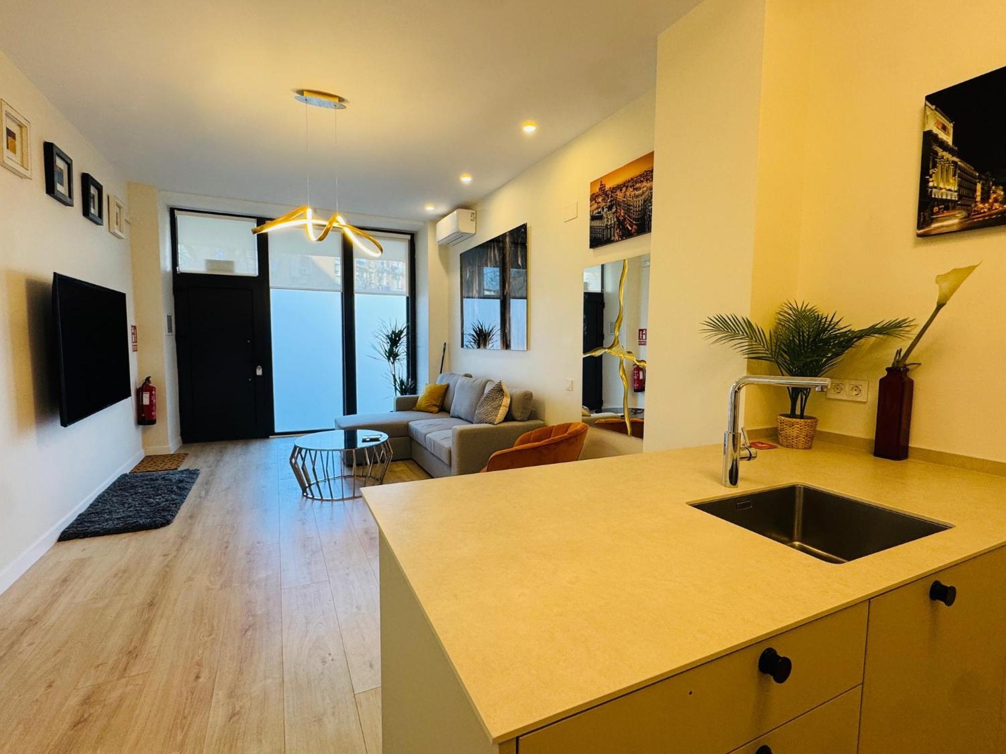 Appartement Gold Aparment Wifi Ac Services E1
